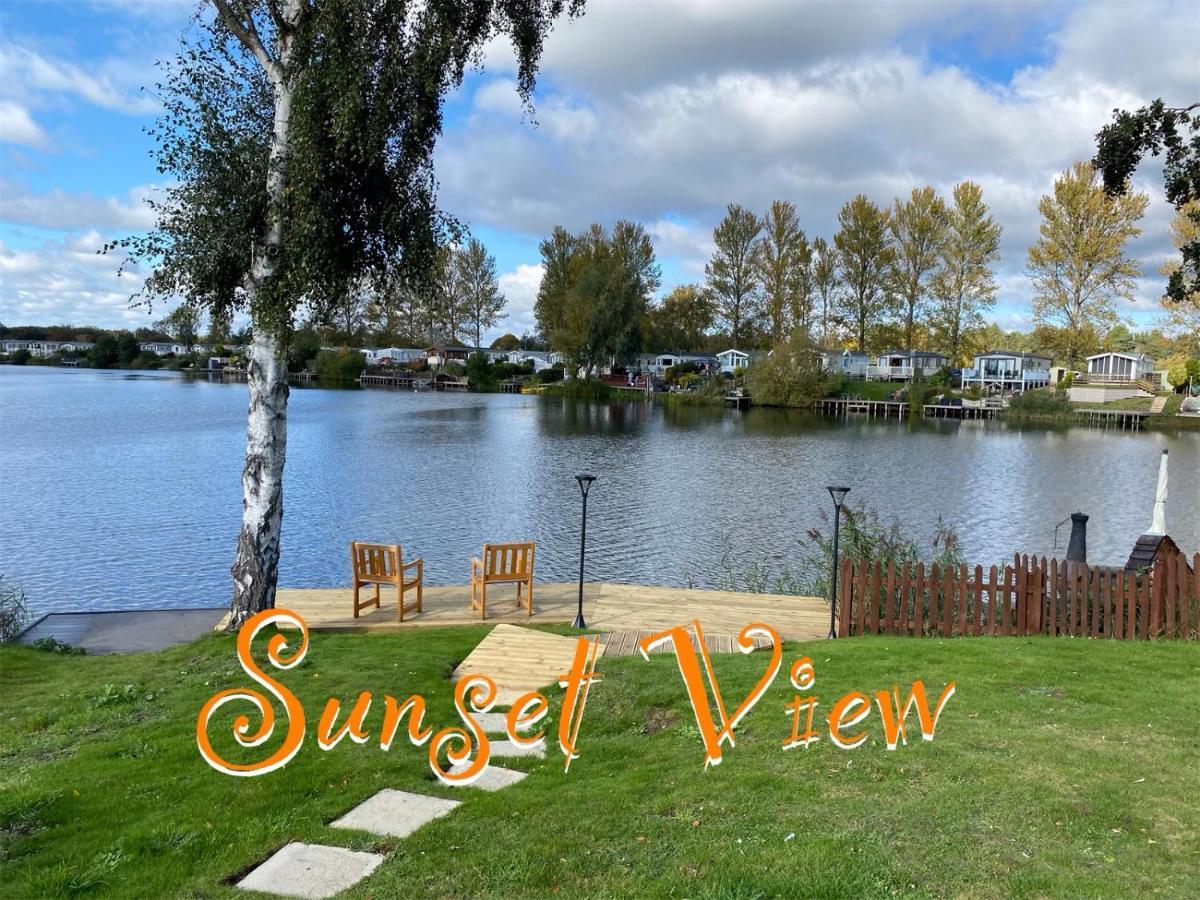 Tattershall Lakes Sunset View Caravan Lakeside, Hot Tub, Garden, Private Fishing Peg & Wifi Ngoại thất bức ảnh