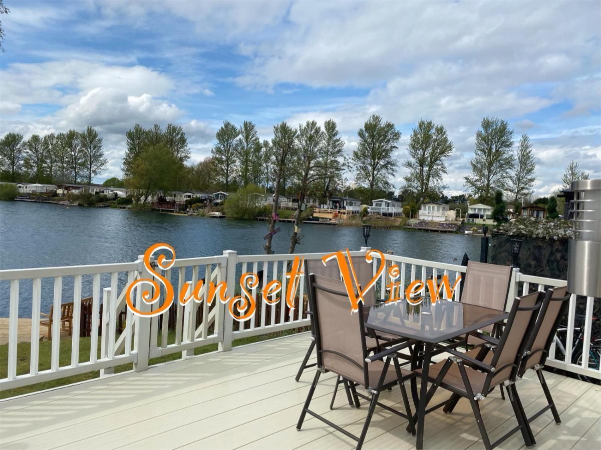 Tattershall Lakes Sunset View Caravan Lakeside, Hot Tub, Garden, Private Fishing Peg & Wifi Ngoại thất bức ảnh
