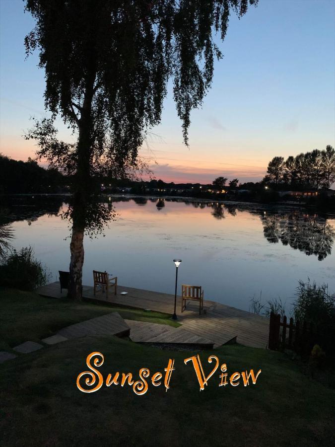 Tattershall Lakes Sunset View Caravan Lakeside, Hot Tub, Garden, Private Fishing Peg & Wifi Ngoại thất bức ảnh