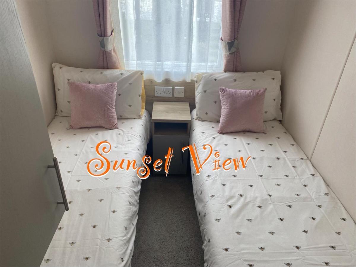 Tattershall Lakes Sunset View Caravan Lakeside, Hot Tub, Garden, Private Fishing Peg & Wifi Ngoại thất bức ảnh