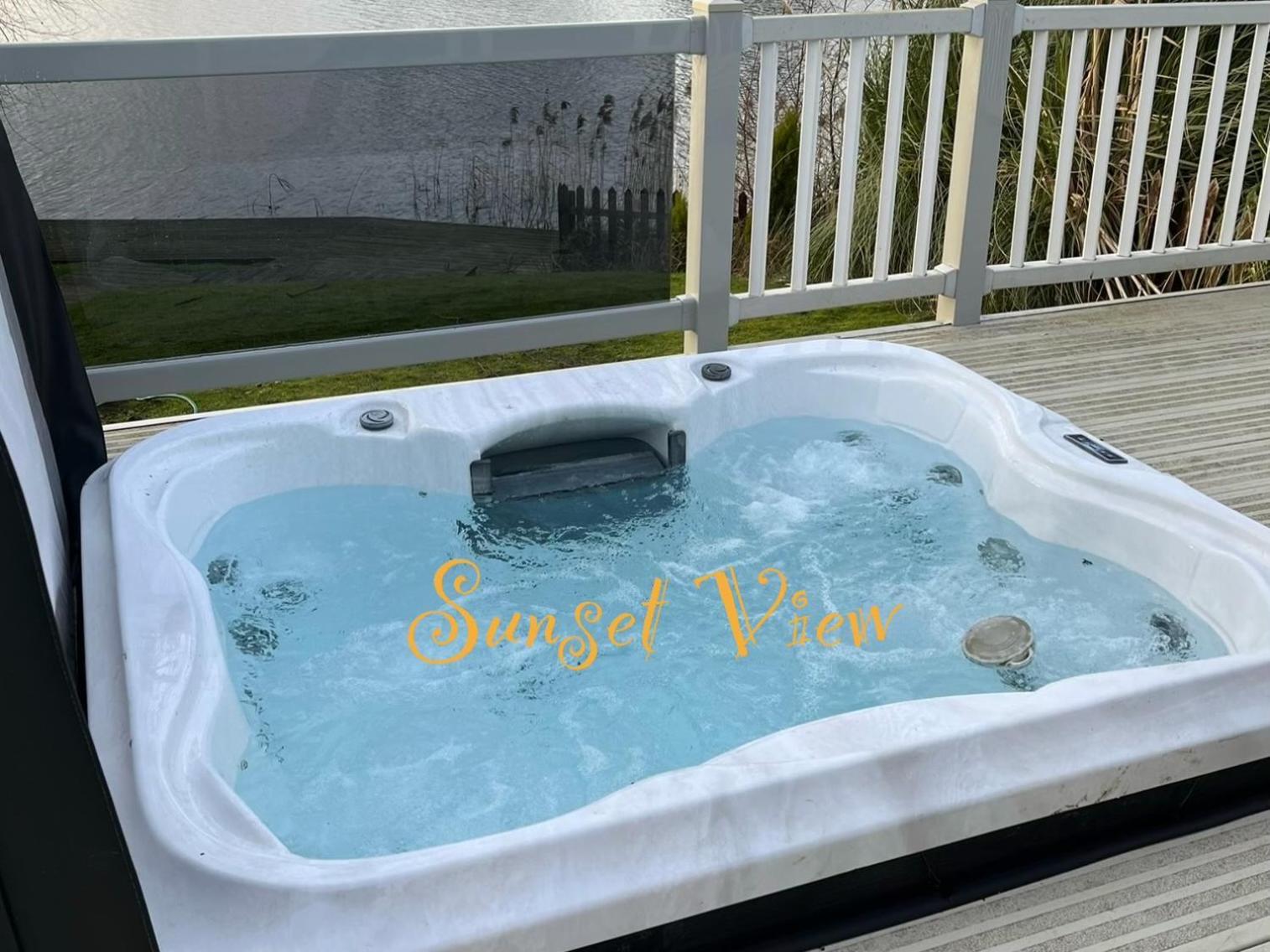 Tattershall Lakes Sunset View Caravan Lakeside, Hot Tub, Garden, Private Fishing Peg & Wifi Ngoại thất bức ảnh