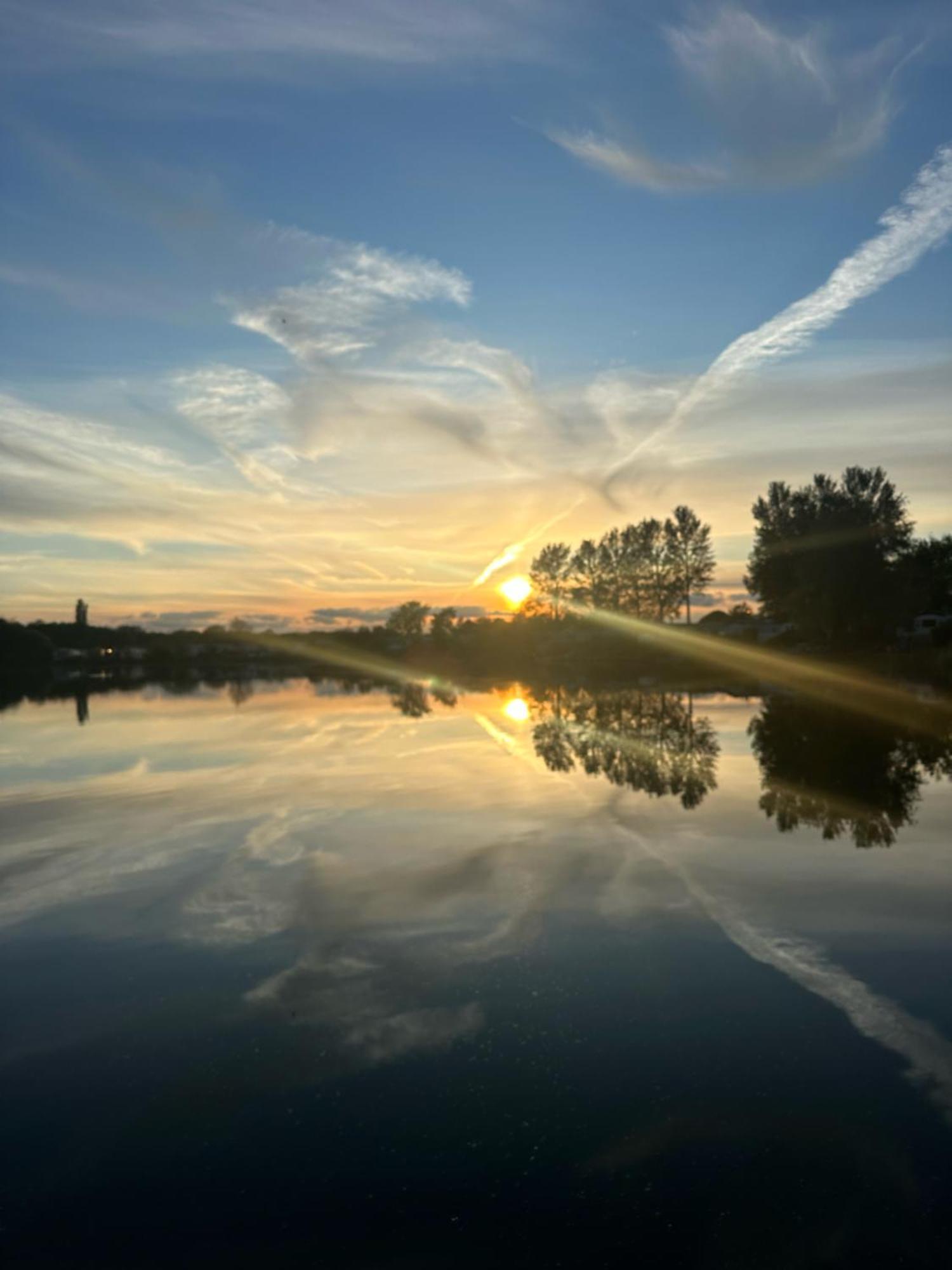Tattershall Lakes Sunset View Caravan Lakeside, Hot Tub, Garden, Private Fishing Peg & Wifi Ngoại thất bức ảnh