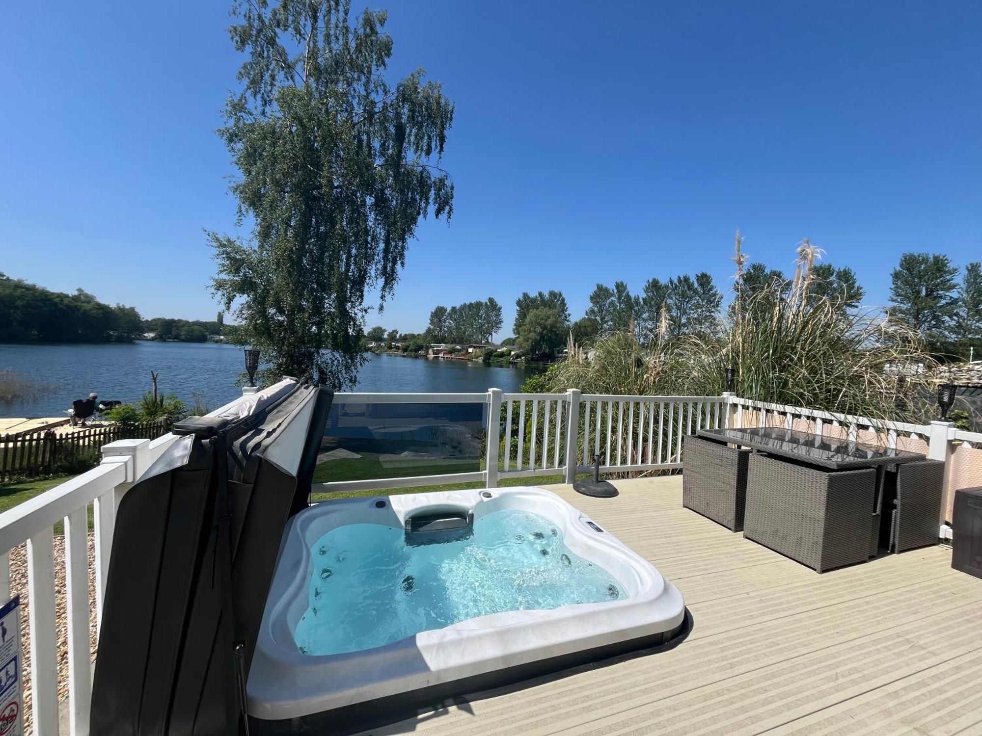 Tattershall Lakes Sunset View Caravan Lakeside, Hot Tub, Garden, Private Fishing Peg & Wifi Ngoại thất bức ảnh