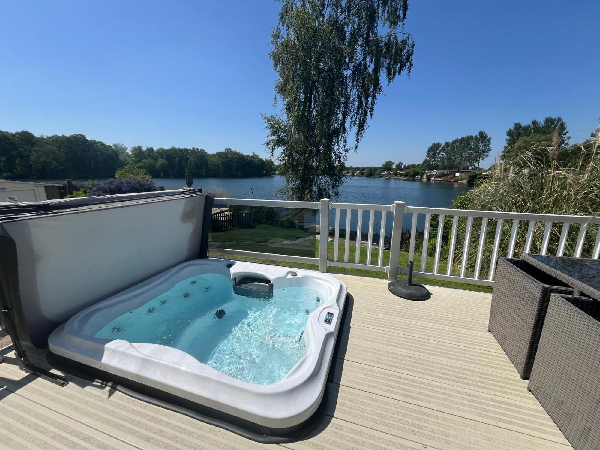 Tattershall Lakes Sunset View Caravan Lakeside, Hot Tub, Garden, Private Fishing Peg & Wifi Ngoại thất bức ảnh