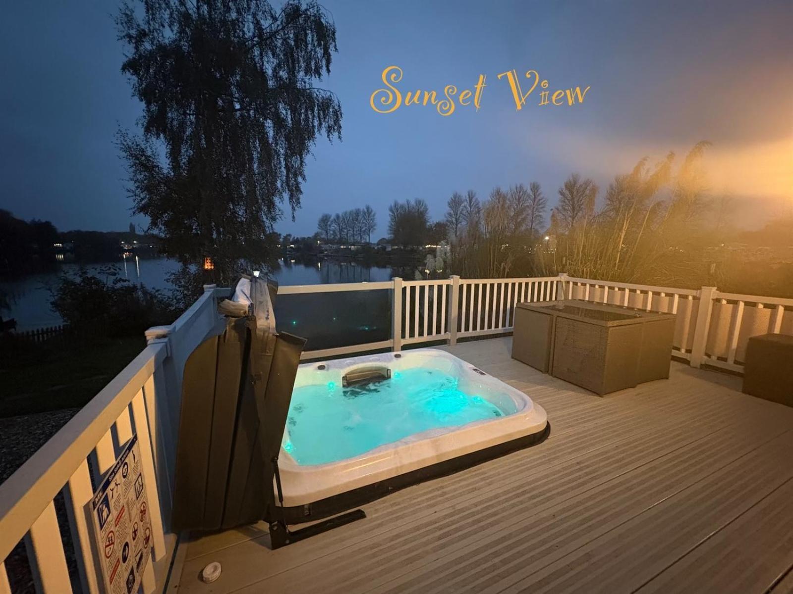 Tattershall Lakes Sunset View Caravan Lakeside, Hot Tub, Garden, Private Fishing Peg & Wifi Ngoại thất bức ảnh