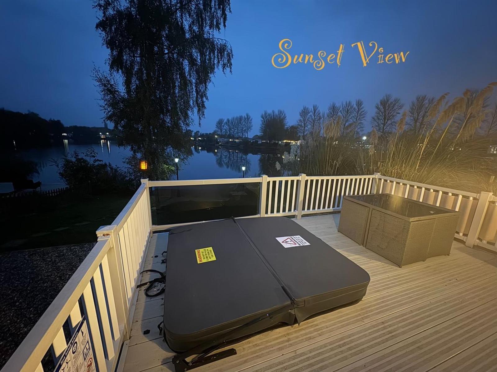 Tattershall Lakes Sunset View Caravan Lakeside, Hot Tub, Garden, Private Fishing Peg & Wifi Ngoại thất bức ảnh