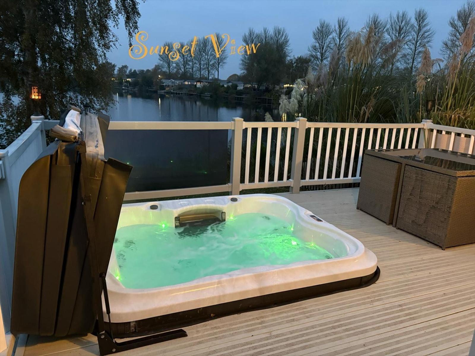 Tattershall Lakes Sunset View Caravan Lakeside, Hot Tub, Garden, Private Fishing Peg & Wifi Ngoại thất bức ảnh