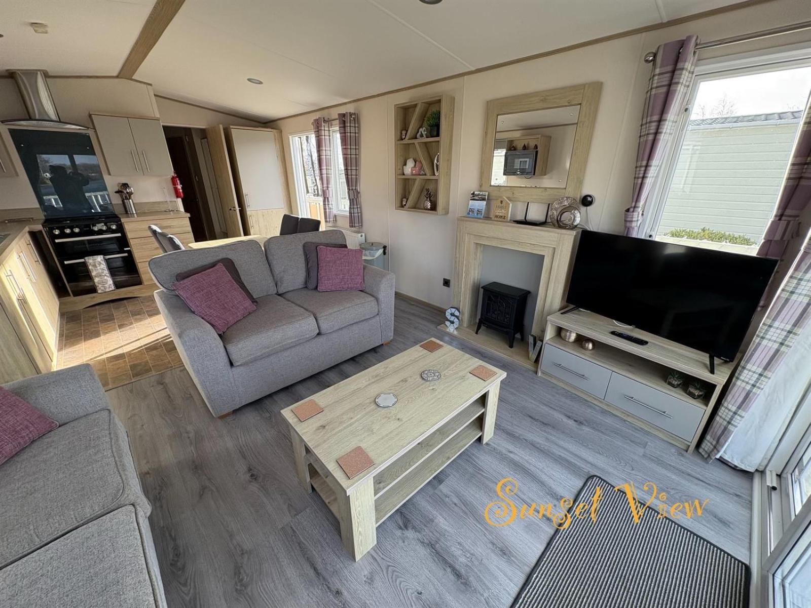 Tattershall Lakes Sunset View Caravan Lakeside, Hot Tub, Garden, Private Fishing Peg & Wifi Ngoại thất bức ảnh
